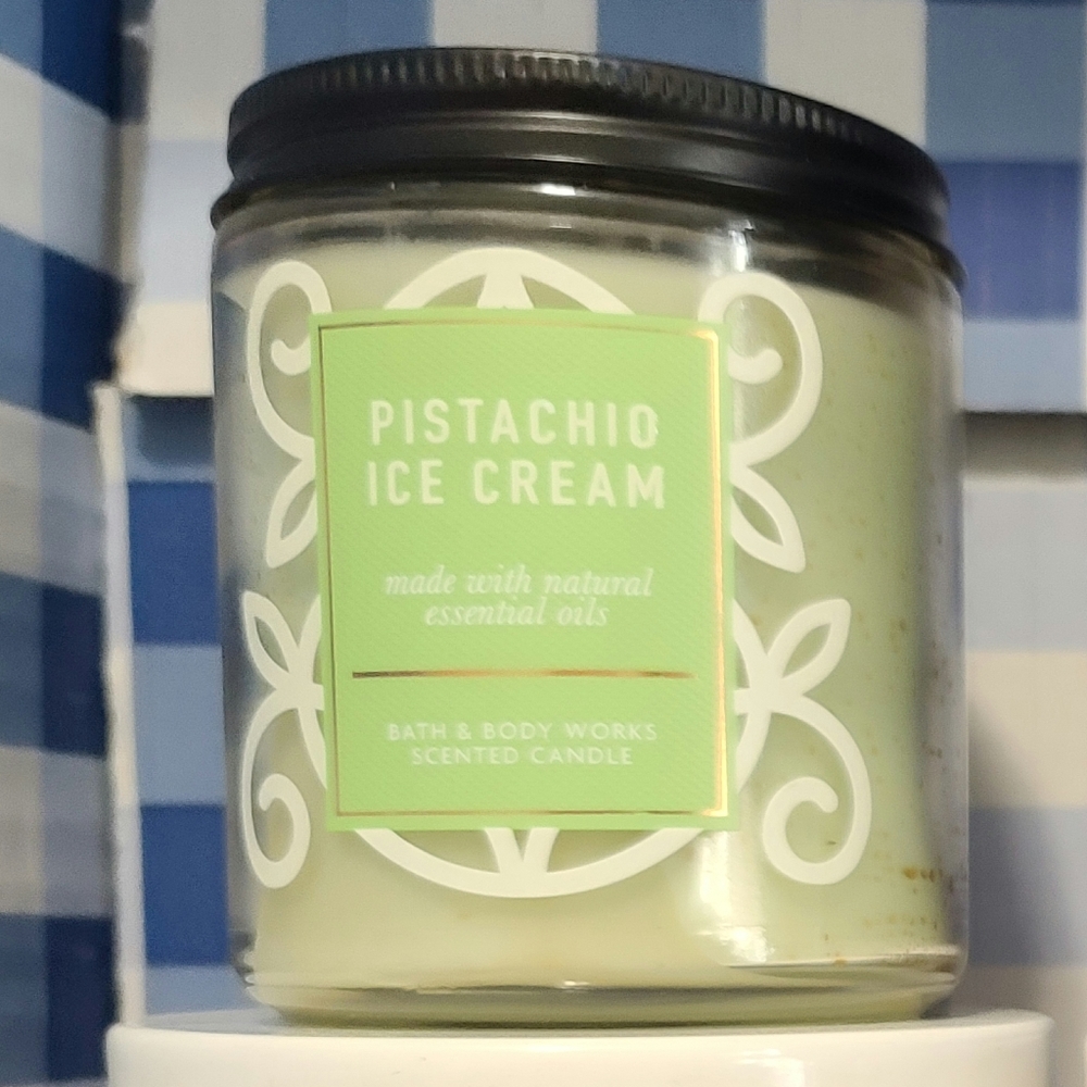 Bath and body works candle